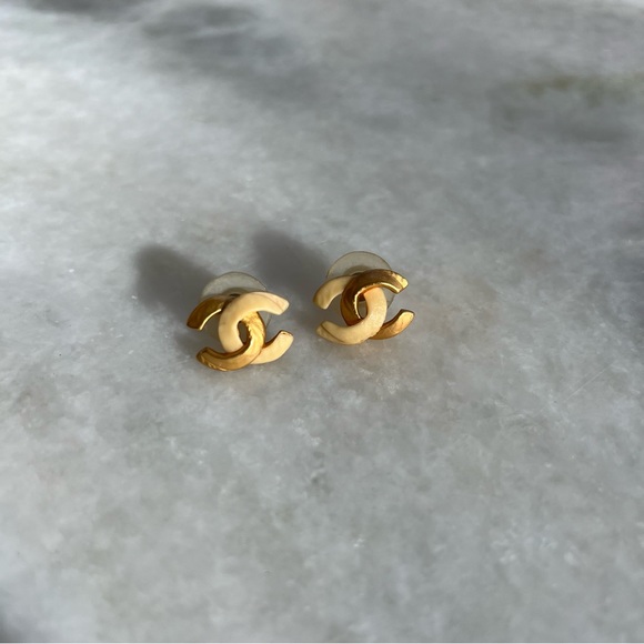 SOLD - Chanel CC Logo Earrings - Picture 4 of 8